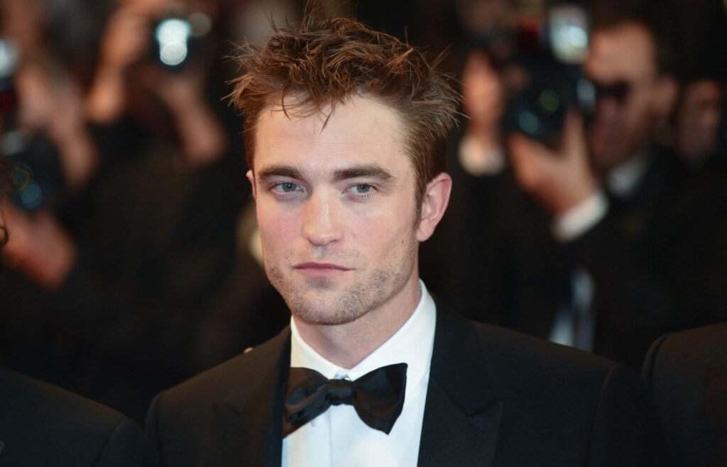 Robert Pattison has been confirmed as the most attractive man in the world, according to science.