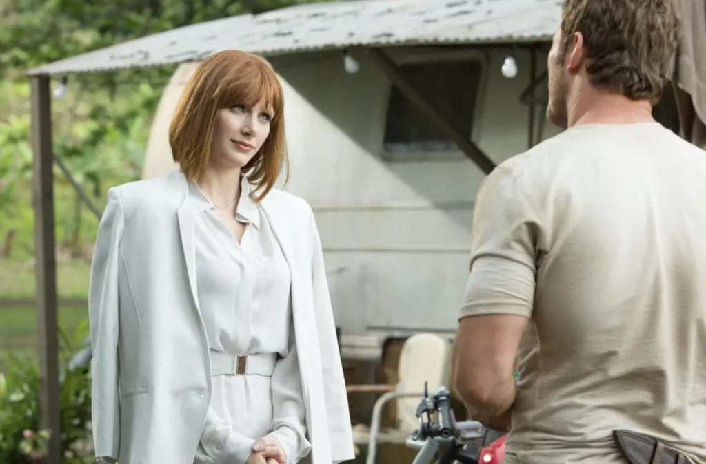 Bryce Dallas Howard has praised co-star Chris Pratt for leveling the field. 